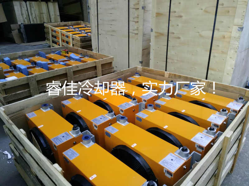 風(fēng)冷式油冷卻器發(fā)貨