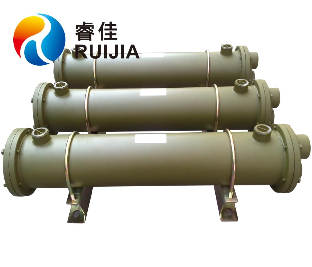 注塑機(jī)要冷卻用<font color='red'>風(fēng)冷器</font>好還是水冷卻器好？